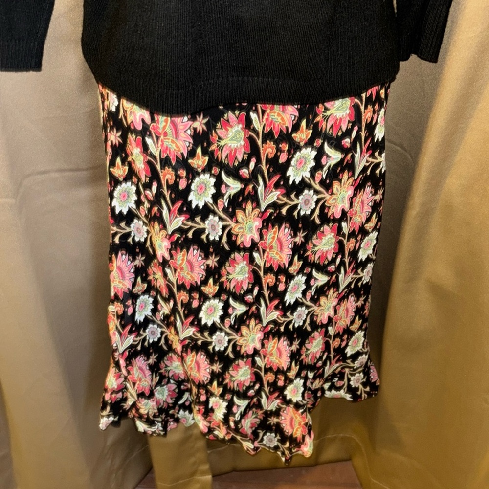 Reversible size small pull on skirt elastic waistband